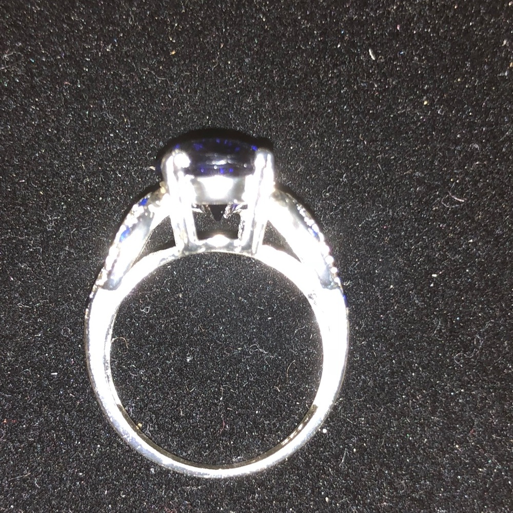 Ring - Picture 5 of 6